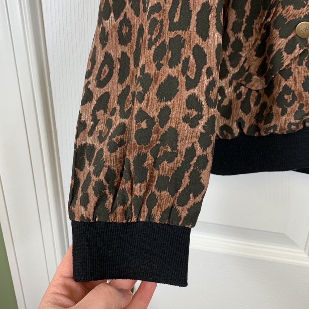 Johnny Was 100% silk leopard bomber jacket sz xs - Picture 9 of 12